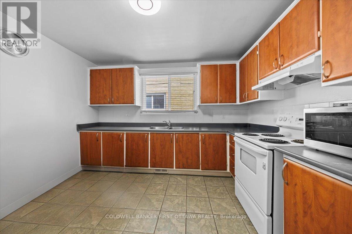 Photo 15 of 902 Watson Street, Ottawa ON