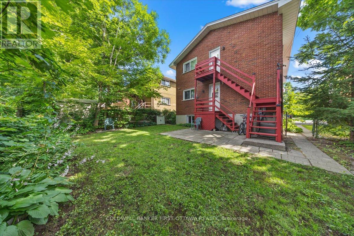 Photo 12 of 902 Watson Street, Ottawa ON