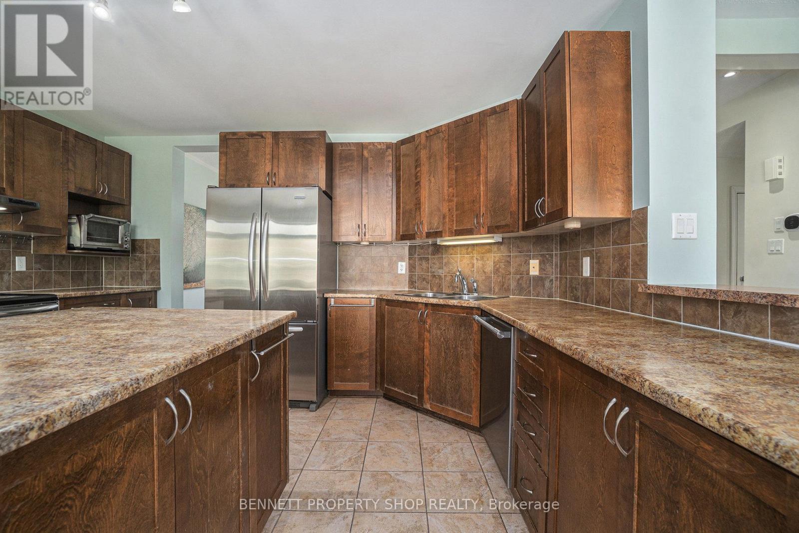 Photo 10 of 324 Fairlakes Way, Ottawa ON