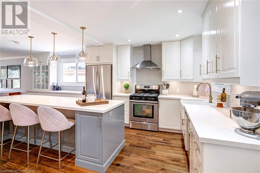 Photo 11 of 1807 Heather Hills Drive, Burlington ON