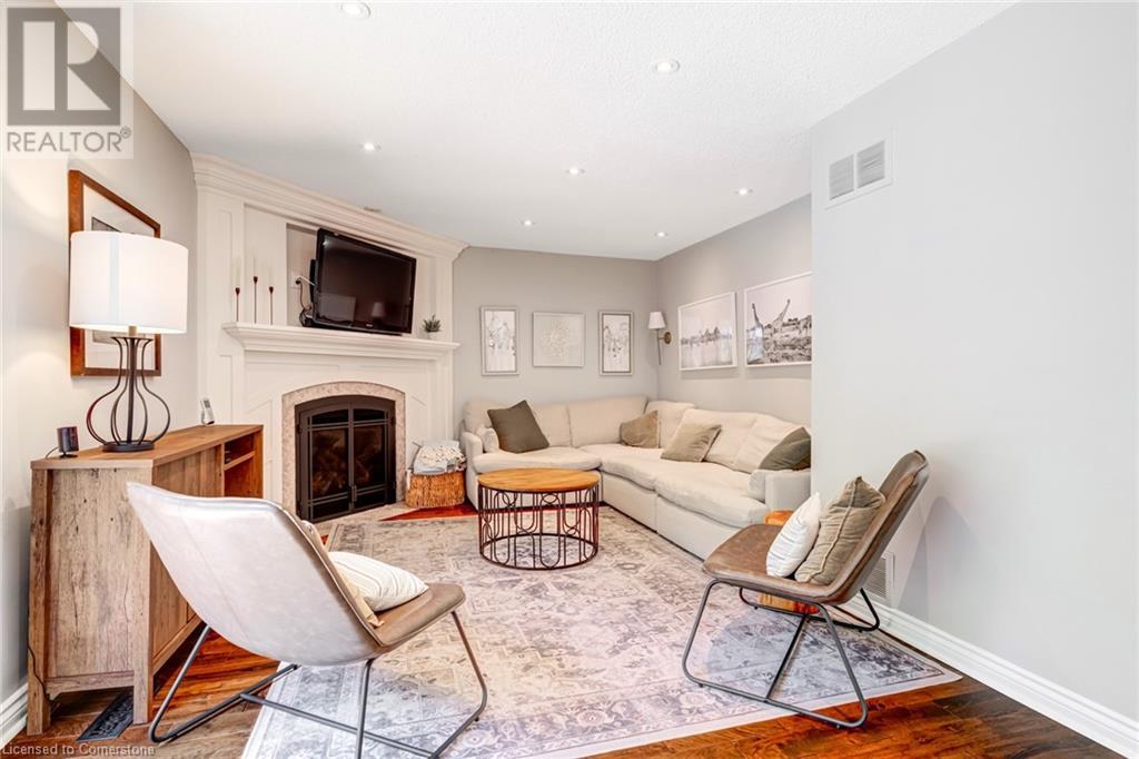 Photo 15 of 1807 Heather Hills Drive, Burlington ON