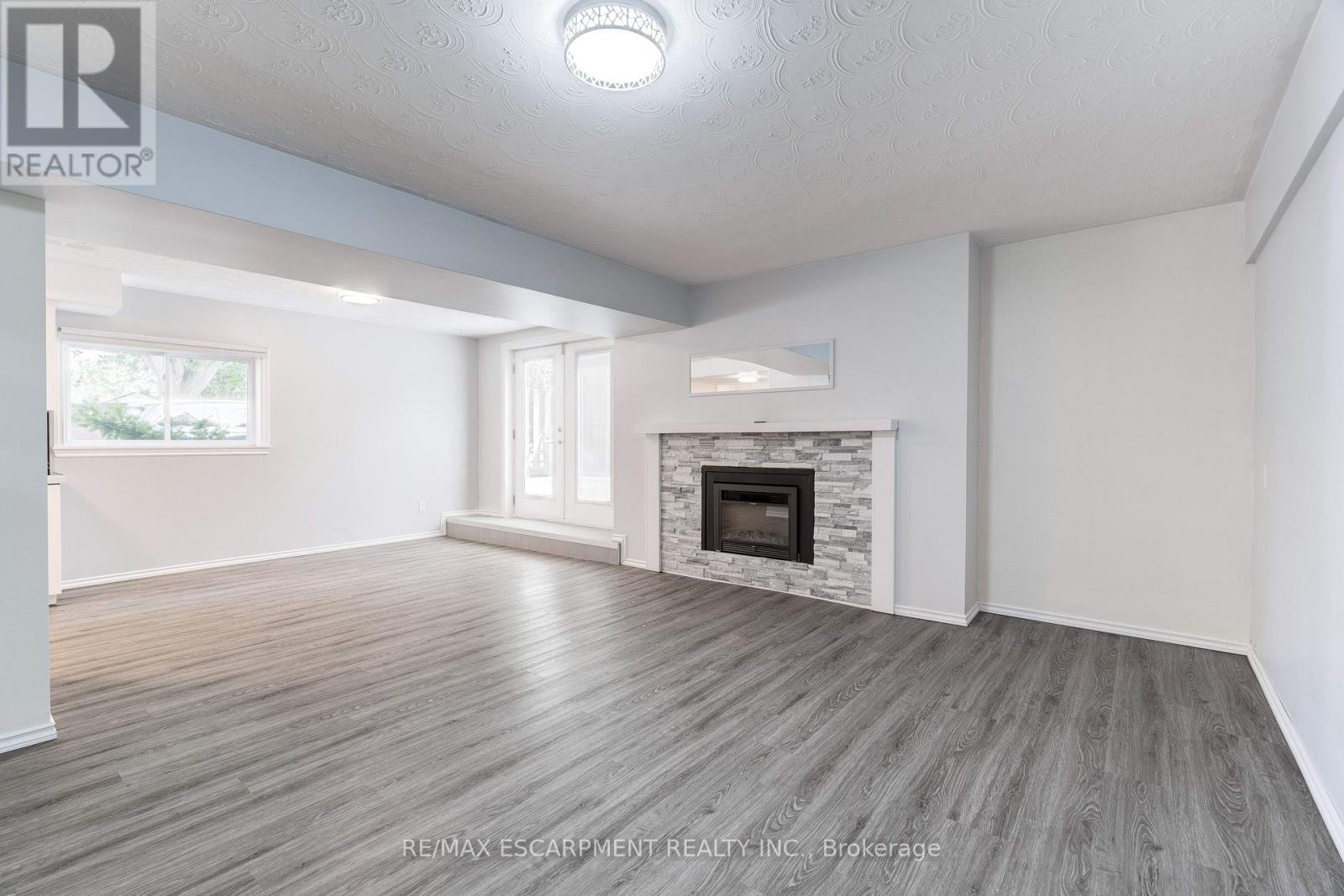 Photo 21 of 4 Beston Drive, Hamilton ON