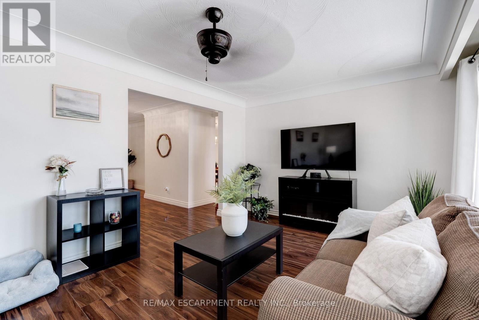Photo 18 of 4 Beston Drive, Hamilton ON