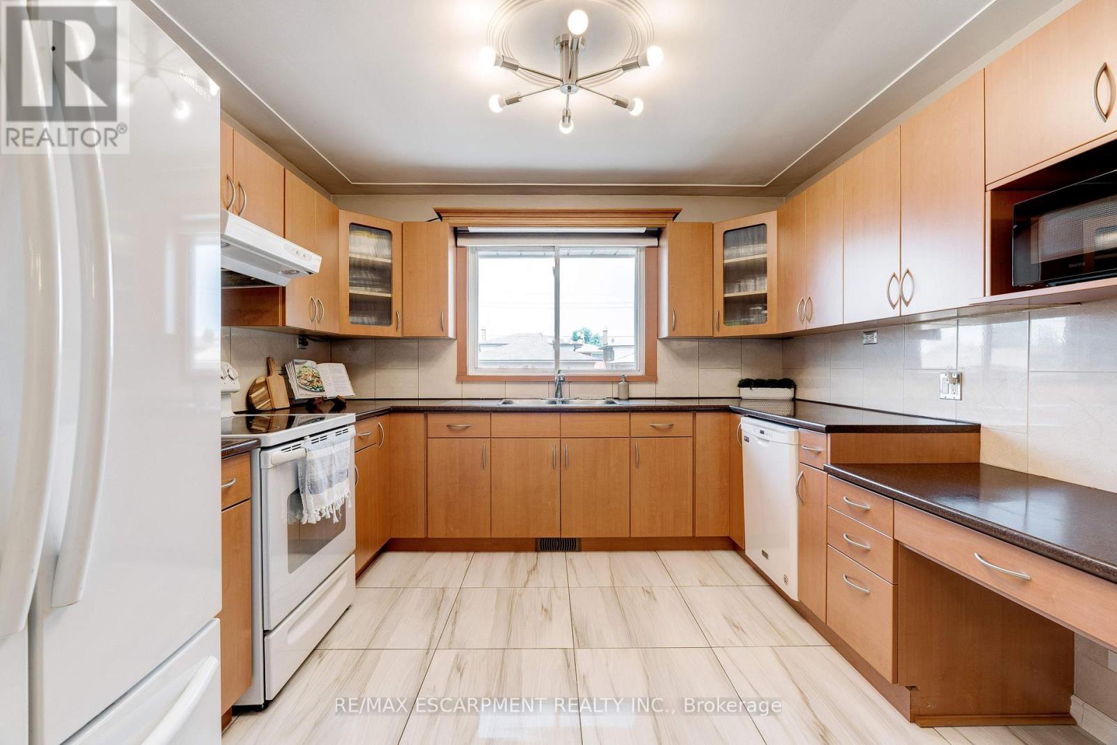 Photo 20 of 4 Beston Drive, Hamilton ON