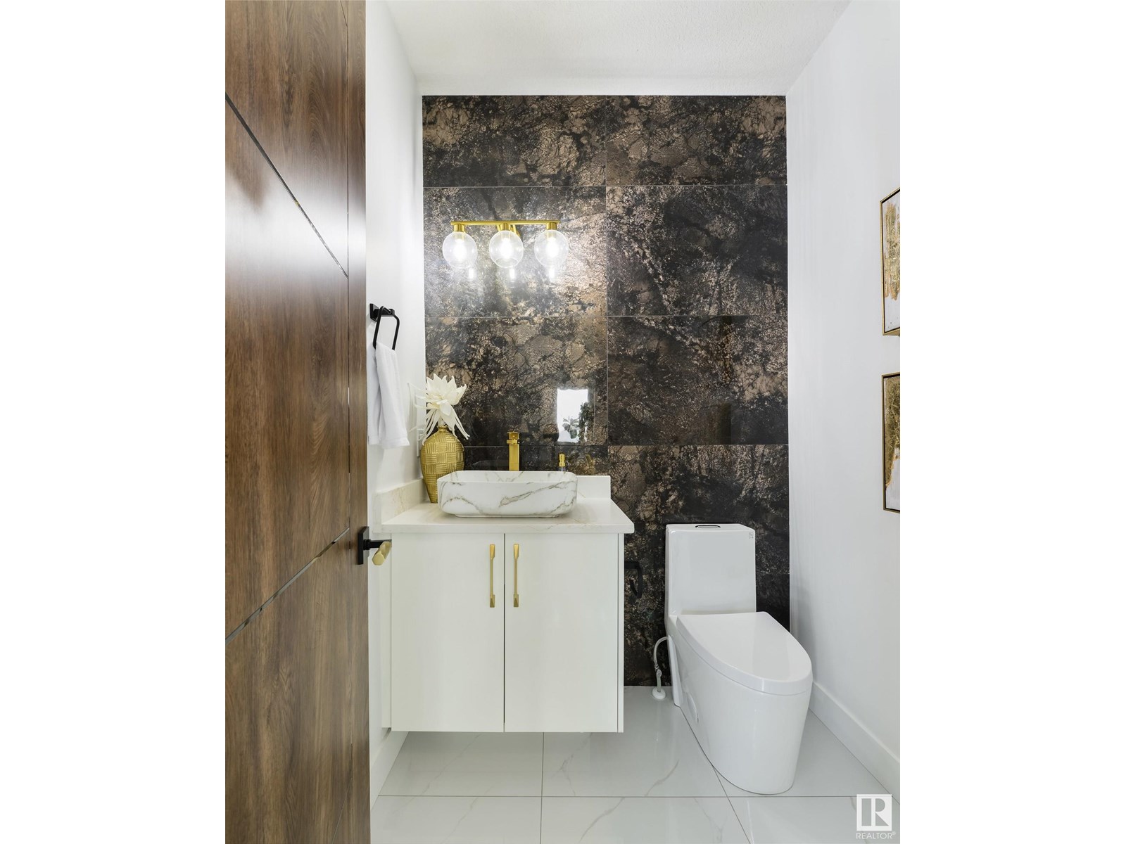 Photo 6 of 3104 2 Ave Av Sw Sw, Edmonton AB