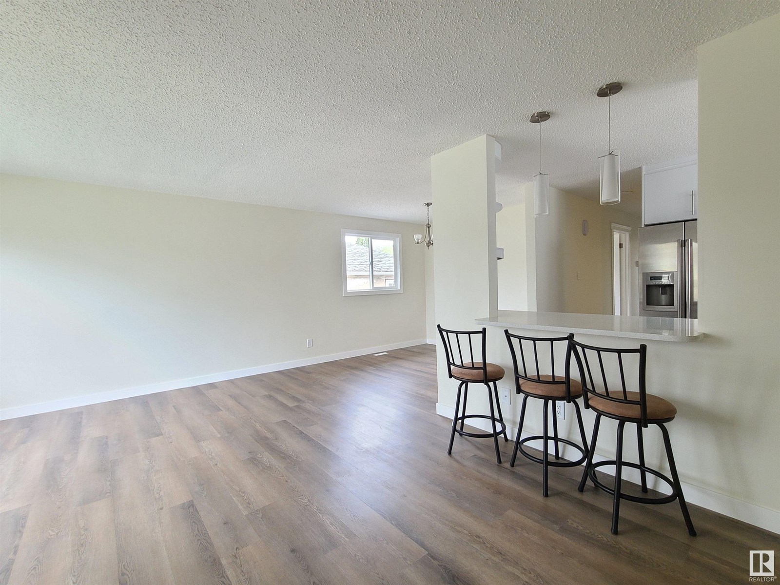 Photo 7 of 12011 95 A St Nw, Edmonton AB