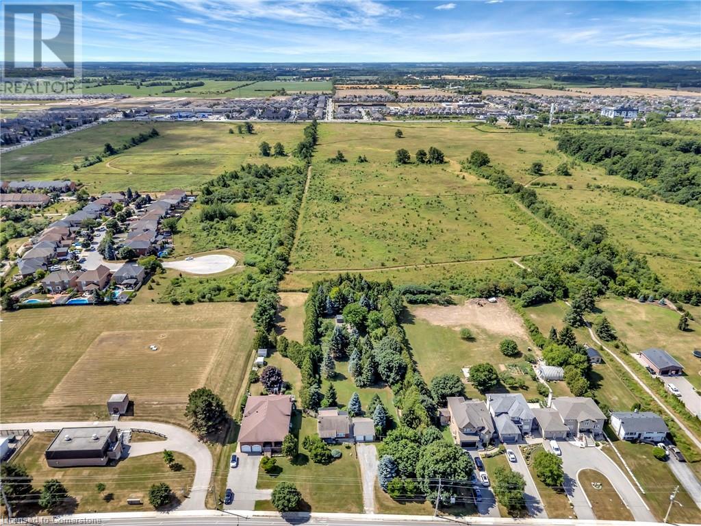 Photo 4 of 317 Highland Road W, Hamilton ON