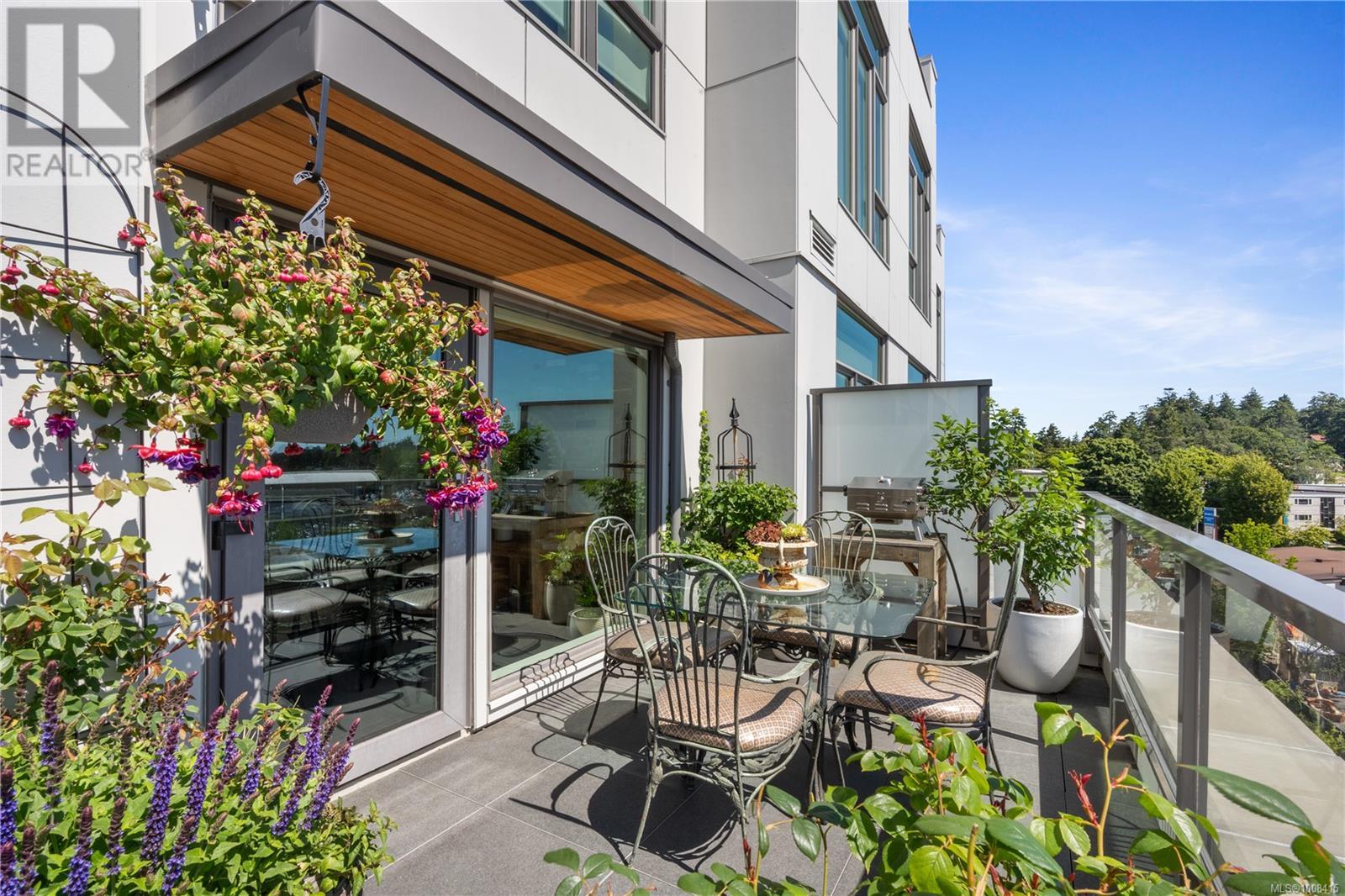 Photo 20 of 503 1216 Carlisle Ave, Esquimalt BC