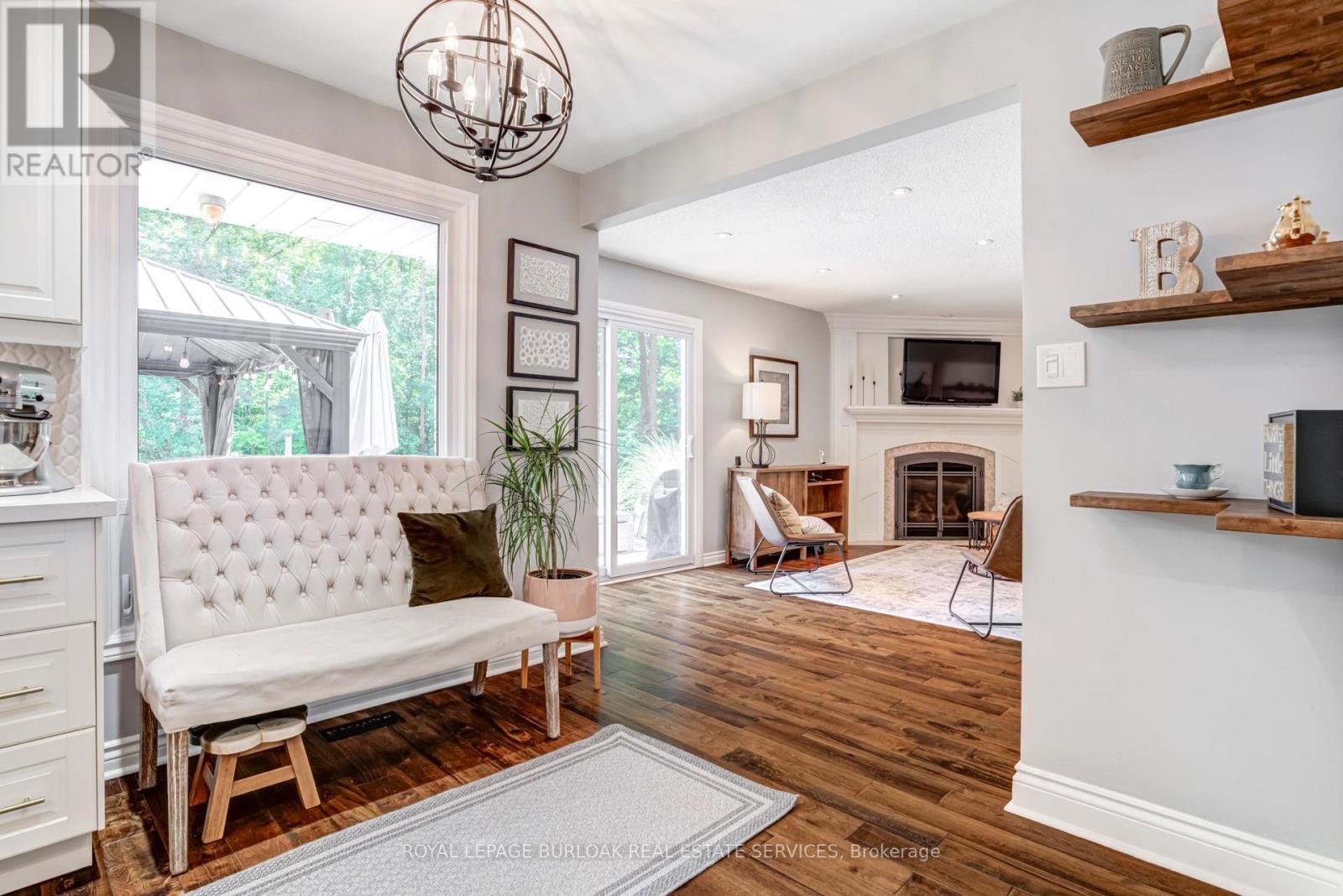 Photo 6 of 1807 Heather Hills Drive, Burlington ON