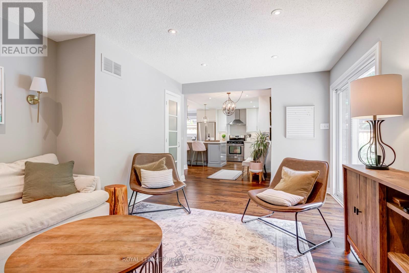 Photo 11 of 1807 Heather Hills Drive, Burlington ON