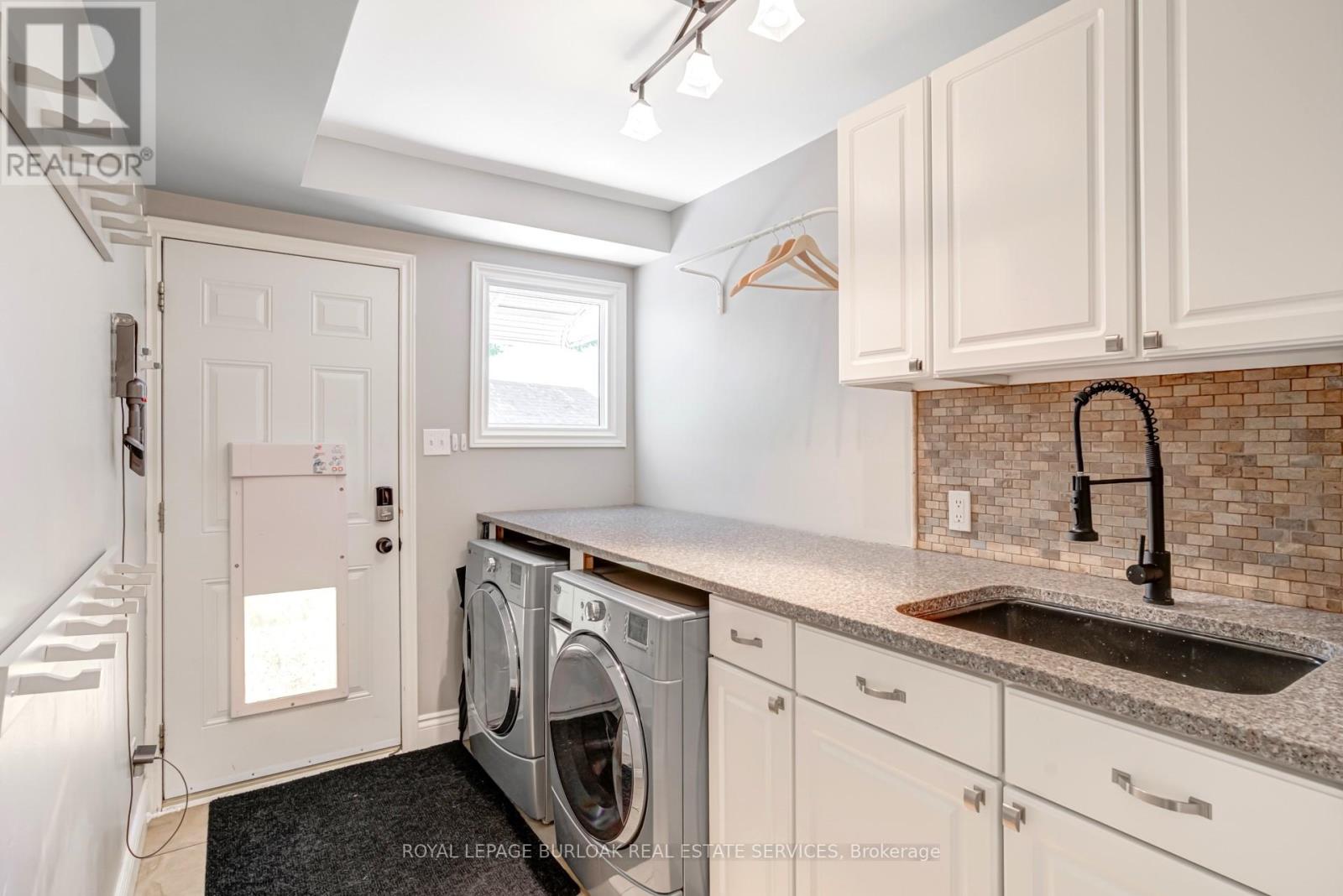 Photo 21 of 1807 Heather Hills Drive, Burlington ON