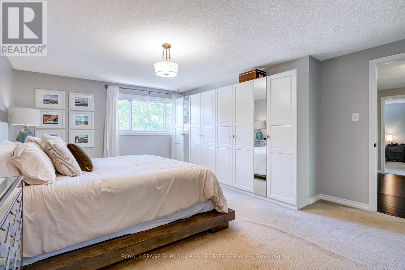 Photo 17 of 1807 Heather Hills Drive, Burlington ON