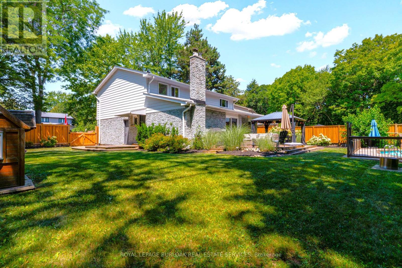 Photo 15 of 1807 Heather Hills Drive, Burlington ON