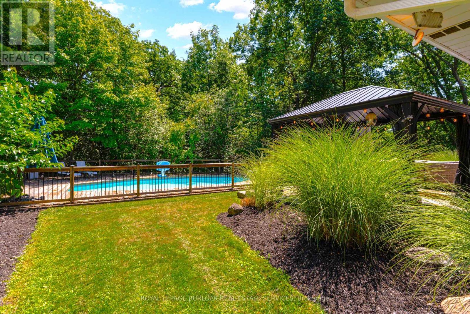 Photo 5 of 1807 Heather Hills Drive, Burlington ON