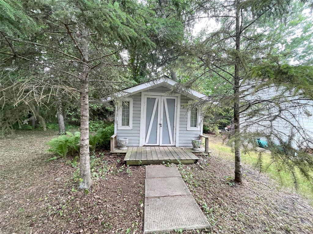 Photo 16 of 34 8th Avenue, Gimli Rm MB