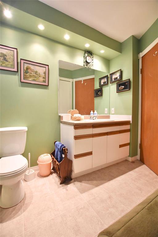 Photo 9 of 34 8th Avenue, Gimli Rm MB