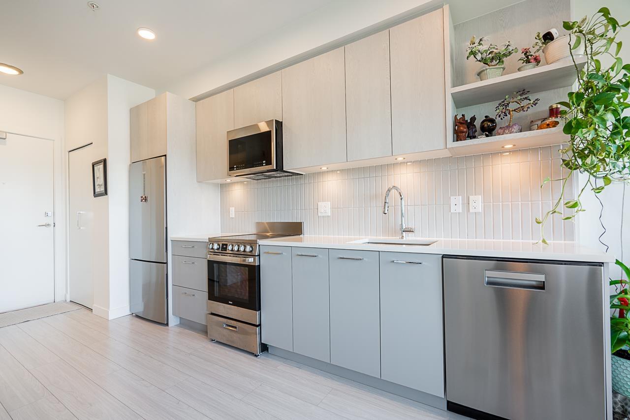 Photo 8 of 604 10777 138th Street, Surrey BC
