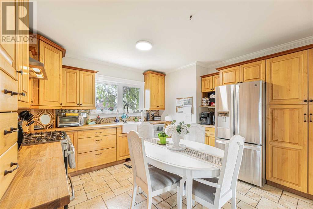 Photo 14 of 313 Ross Avenue, Cochrane AB