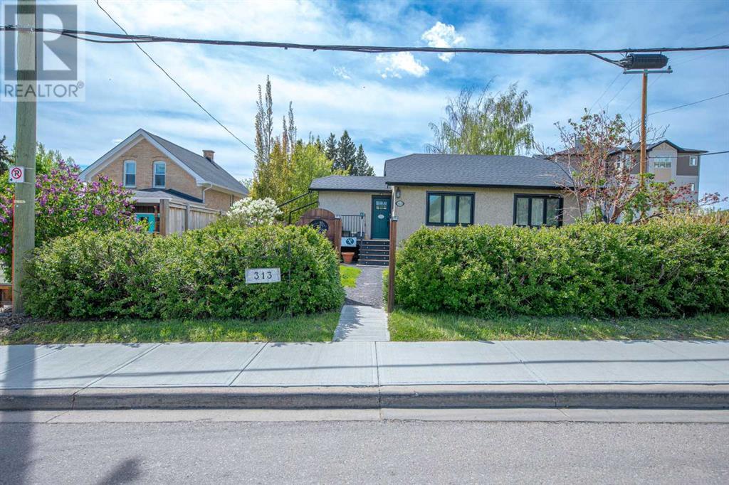 Photo 6 of 313 Ross Avenue, Cochrane AB