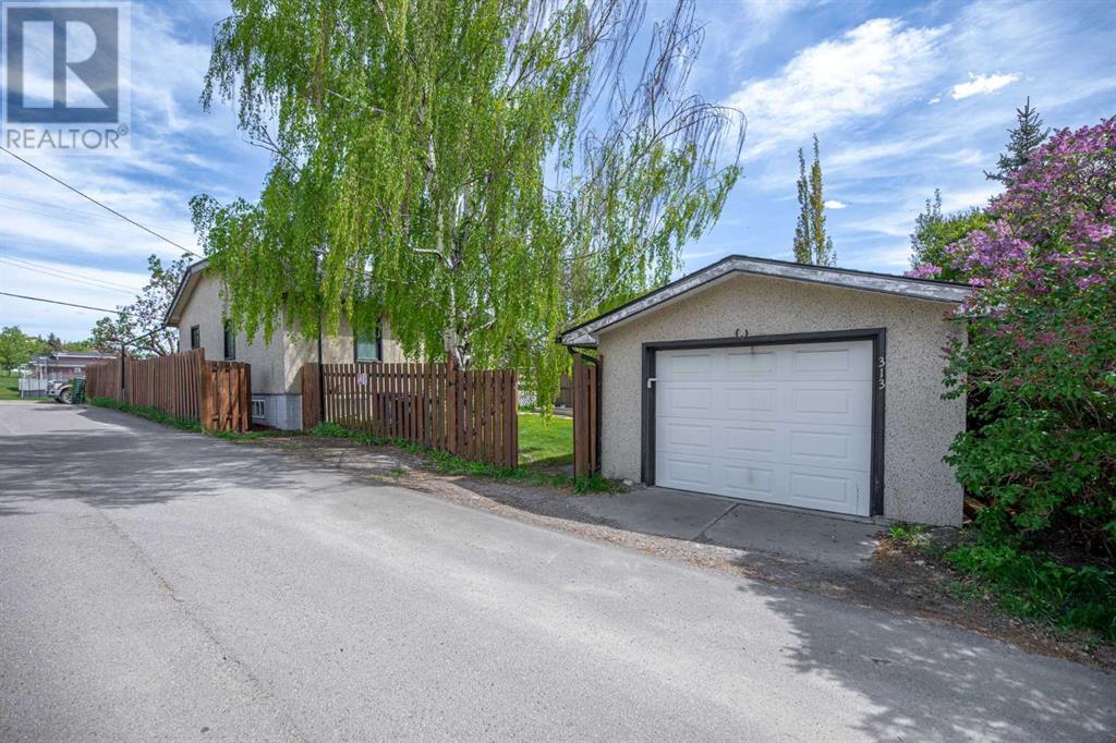 Photo 47 of 313 Ross Avenue, Cochrane AB