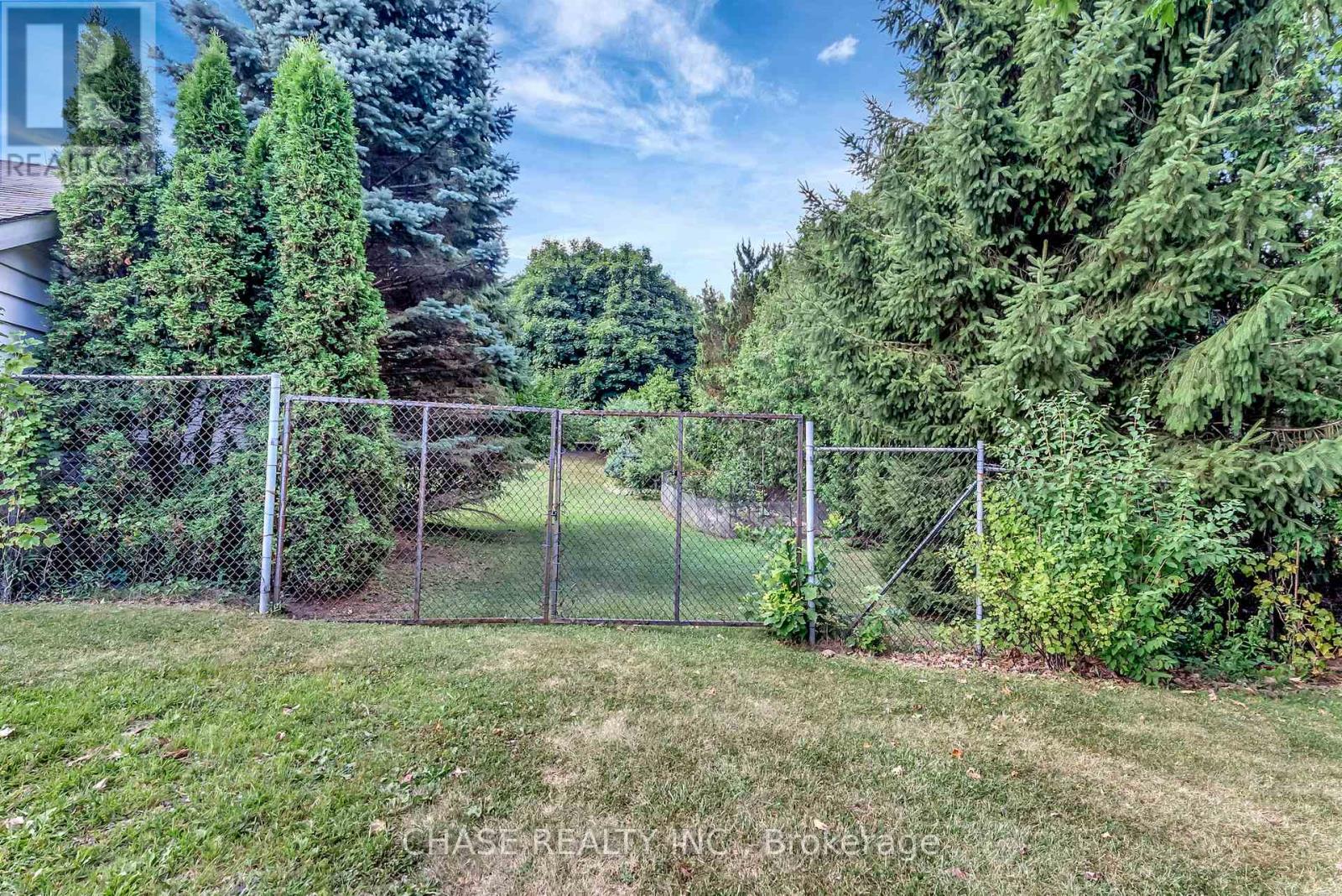 Photo 12 of 317 Highland Road W, Hamilton ON