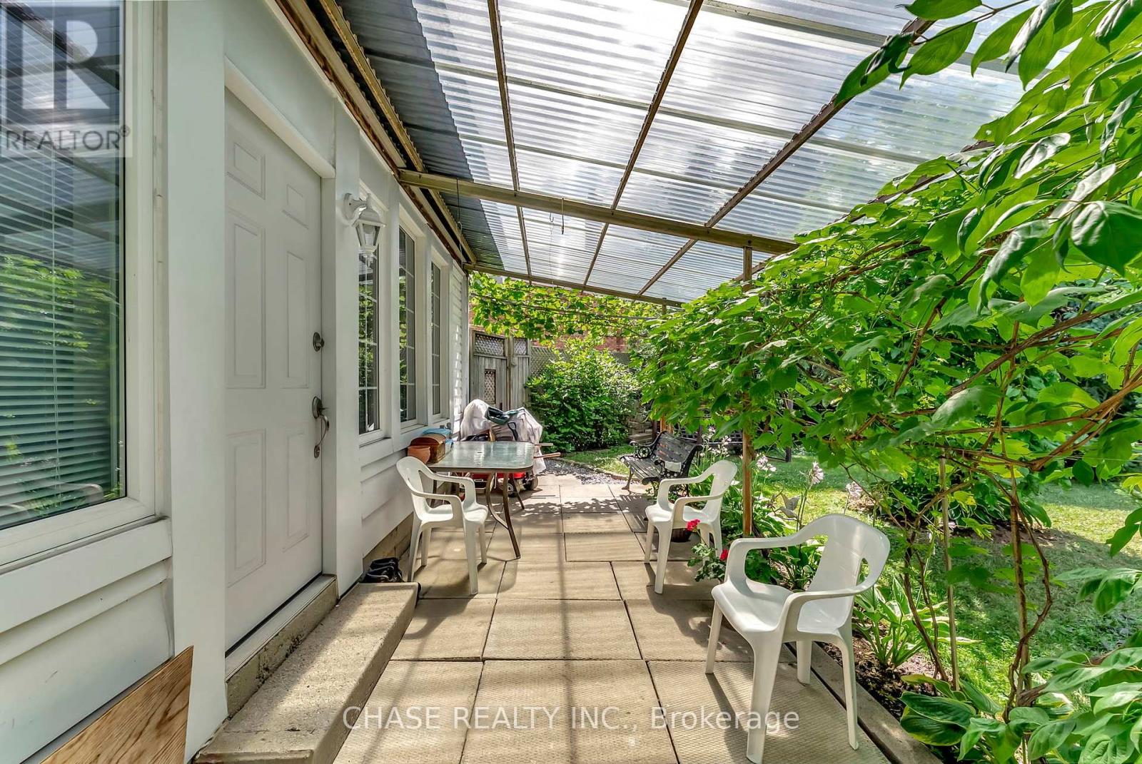 Photo 31 of 317 Highland Road W, Hamilton ON