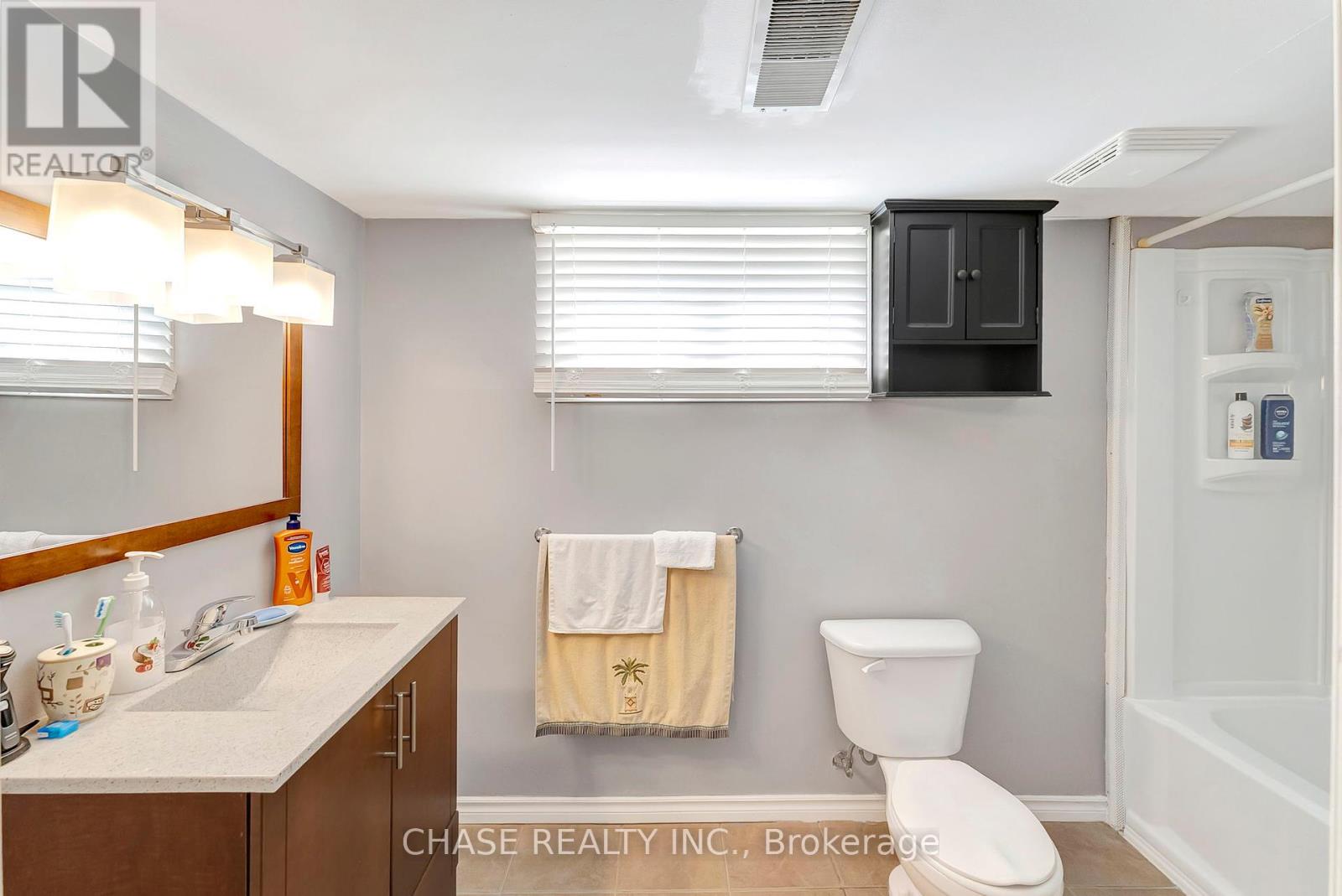 Photo 19 of 317 Highland Road W, Hamilton ON