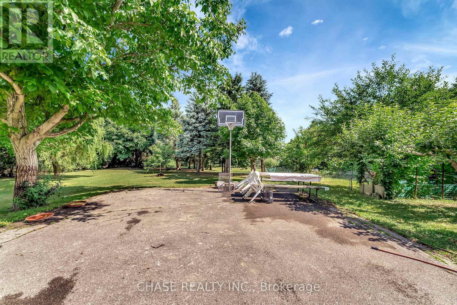Photo 6 of 317 Highland Road W, Hamilton ON