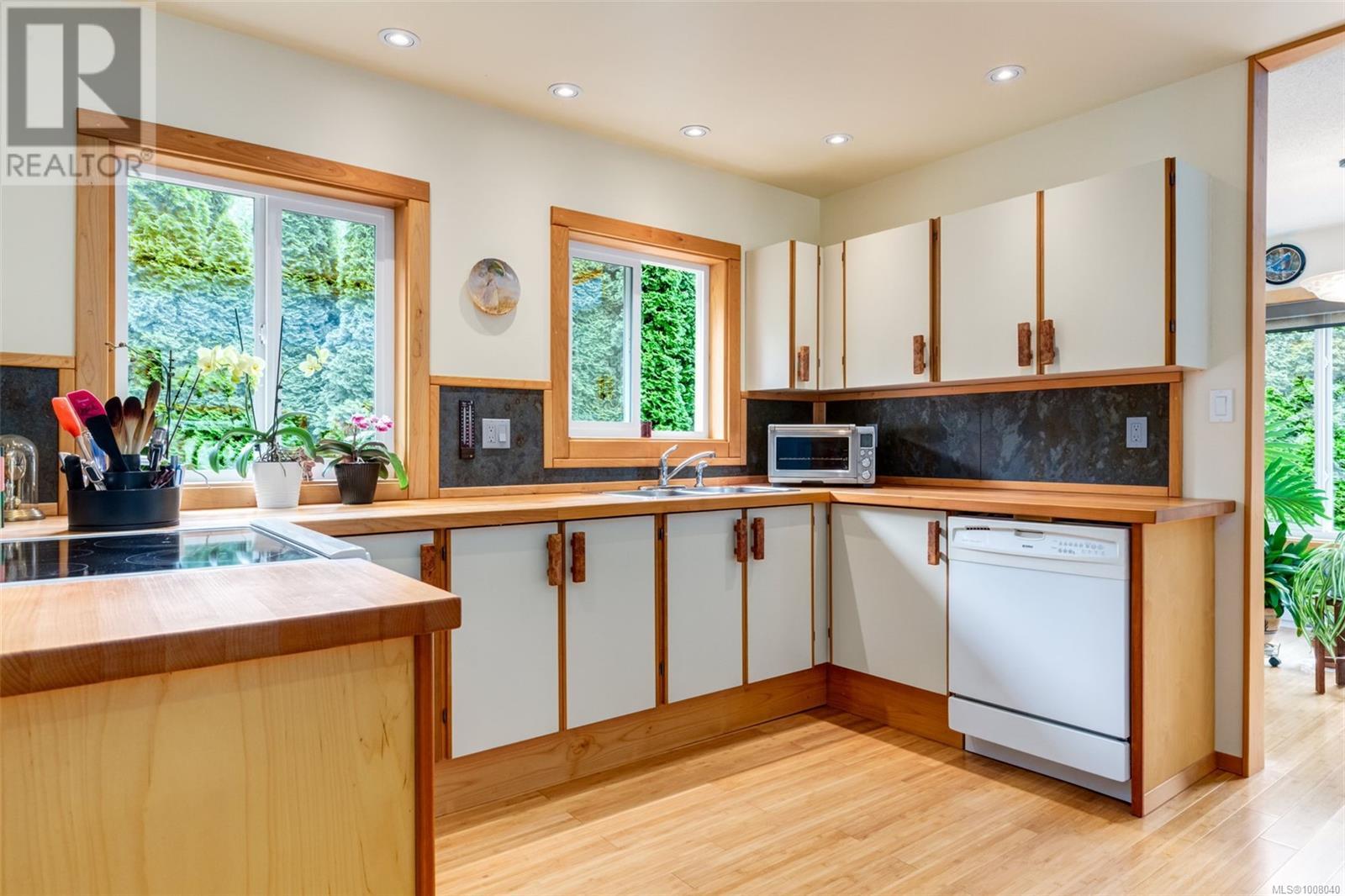 Photo 15 of 2897 Fuller Lake Rd, Chemainus BC