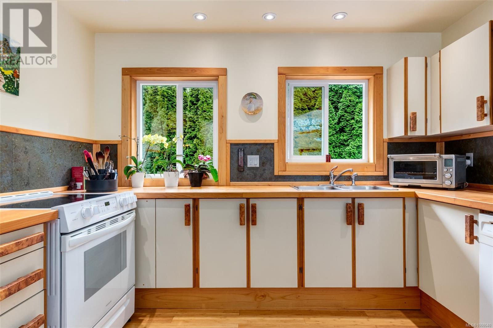 Photo 16 of 2897 Fuller Lake Rd, Chemainus BC