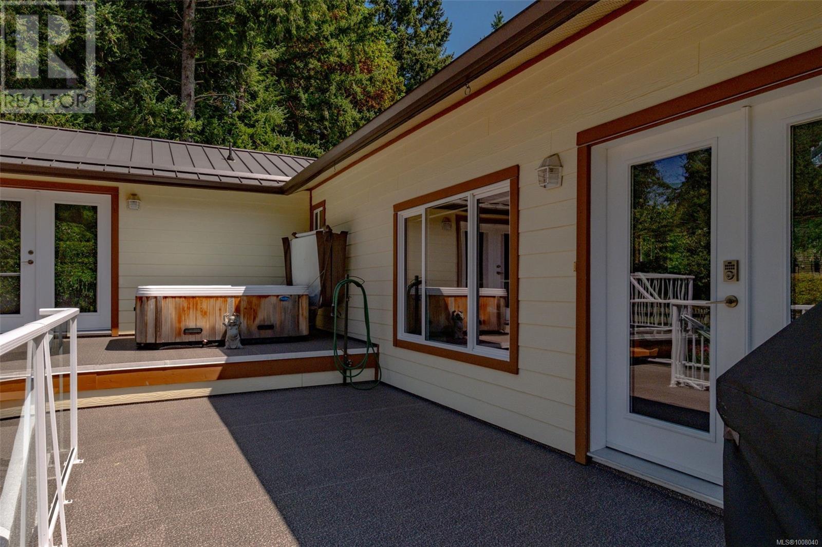 Photo 10 of 2897 Fuller Lake Rd, Chemainus BC