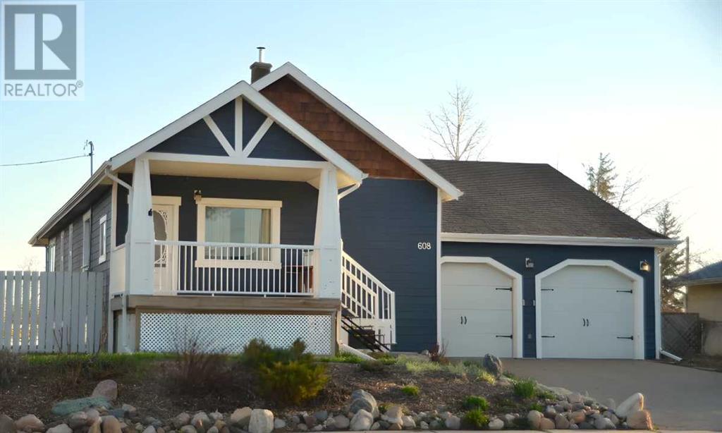 Photo 3 of 608 Rogers Avenue, Picture Butte AB