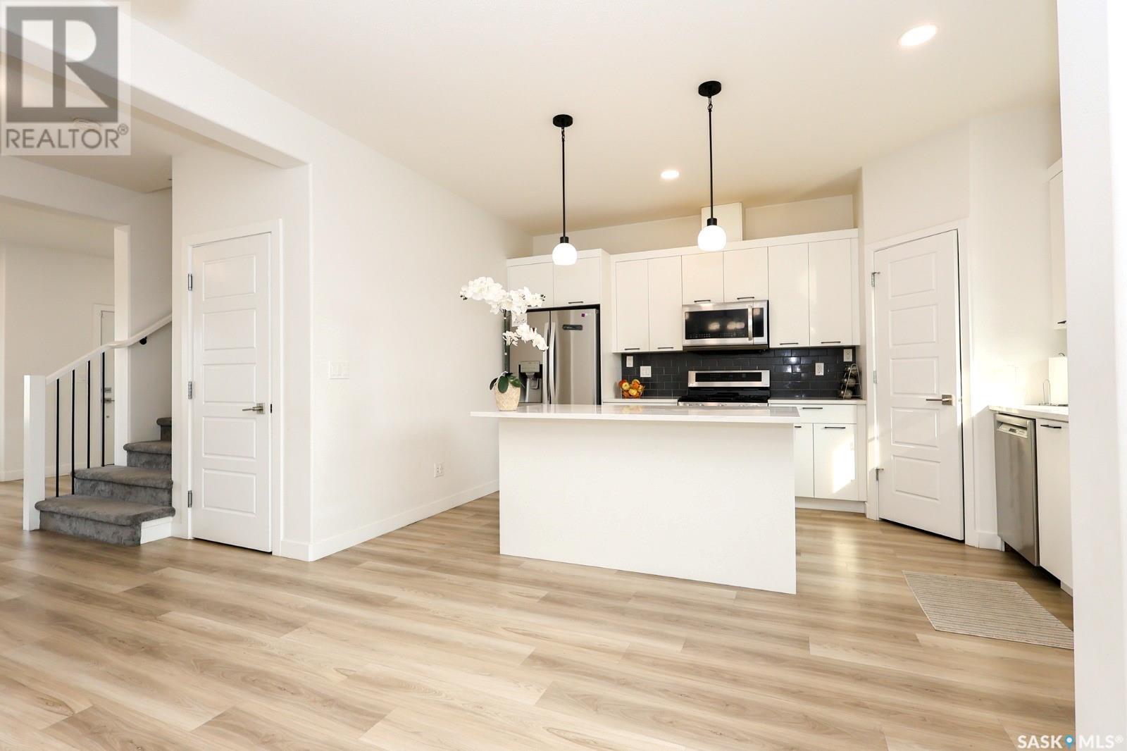 Photo 11 of 216 Rosewood Boulevard E, Saskatoon SK