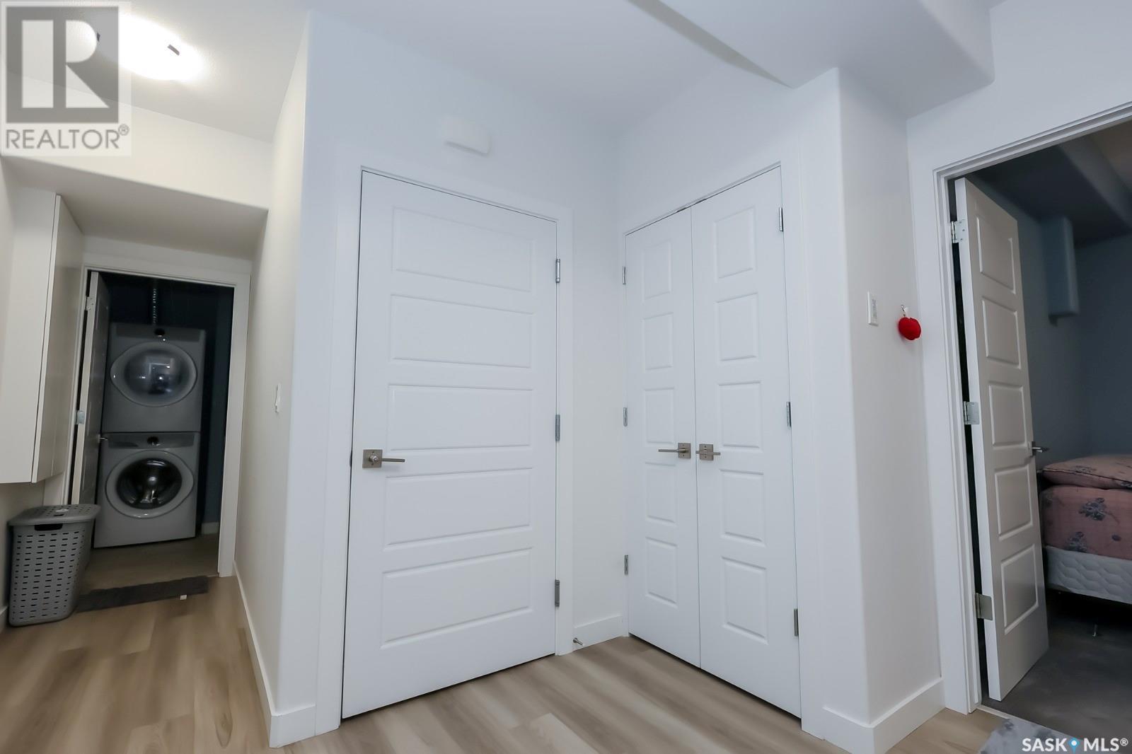 Photo 3 of 216 Rosewood Boulevard E, Saskatoon SK