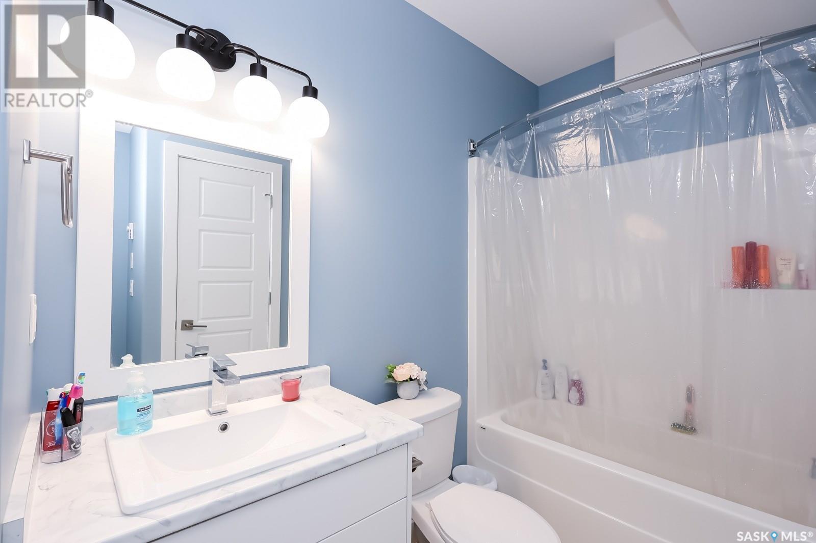 Photo 8 of 216 Rosewood Boulevard E, Saskatoon SK