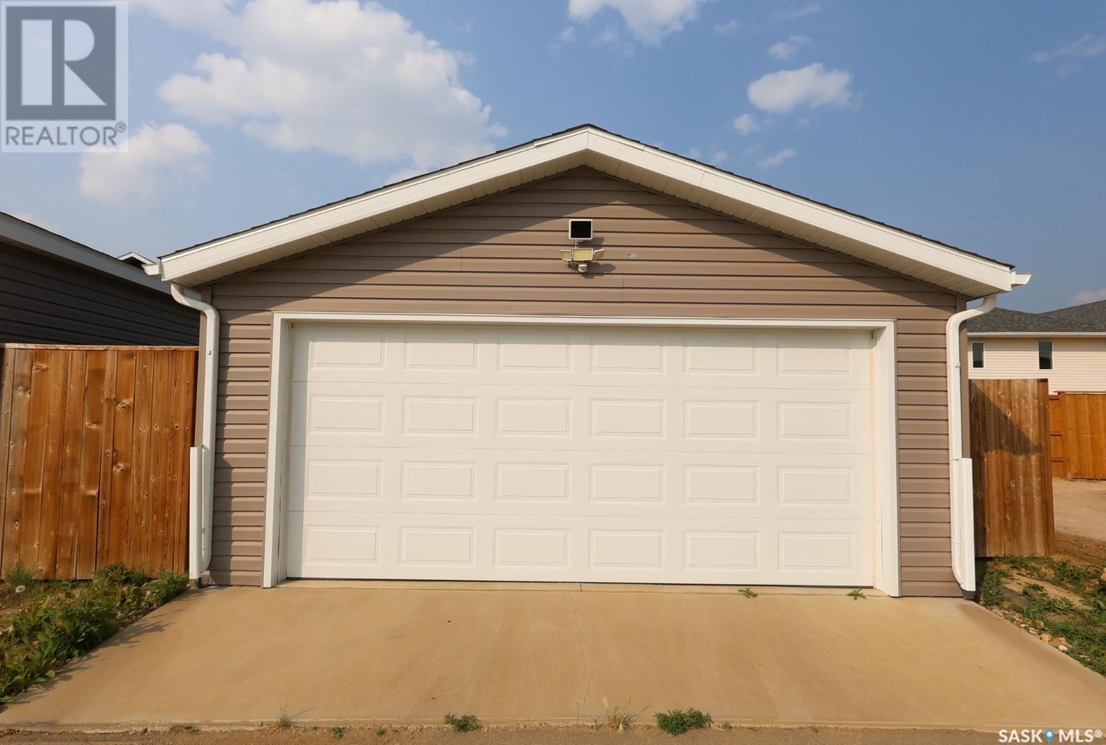 Photo 5 of 216 Rosewood Boulevard E, Saskatoon SK