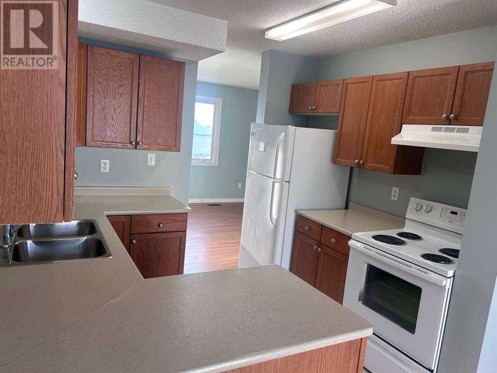 Photo 6 of 85 97 Avenue, Grande Cache AB