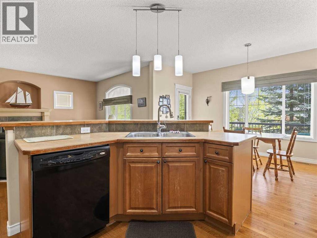 Photo 18 of 257 Crystal Shores Drive, Okotoks AB