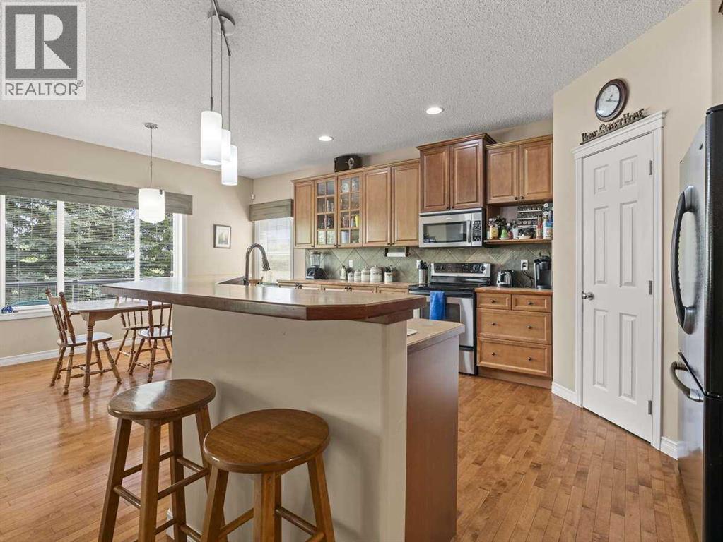 Photo 15 of 257 Crystal Shores Drive, Okotoks AB