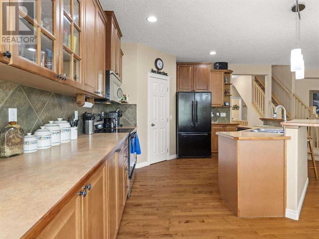 Photo 17 of 257 Crystal Shores Drive, Okotoks AB