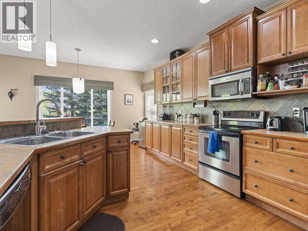 Photo 19 of 257 Crystal Shores Drive, Okotoks AB