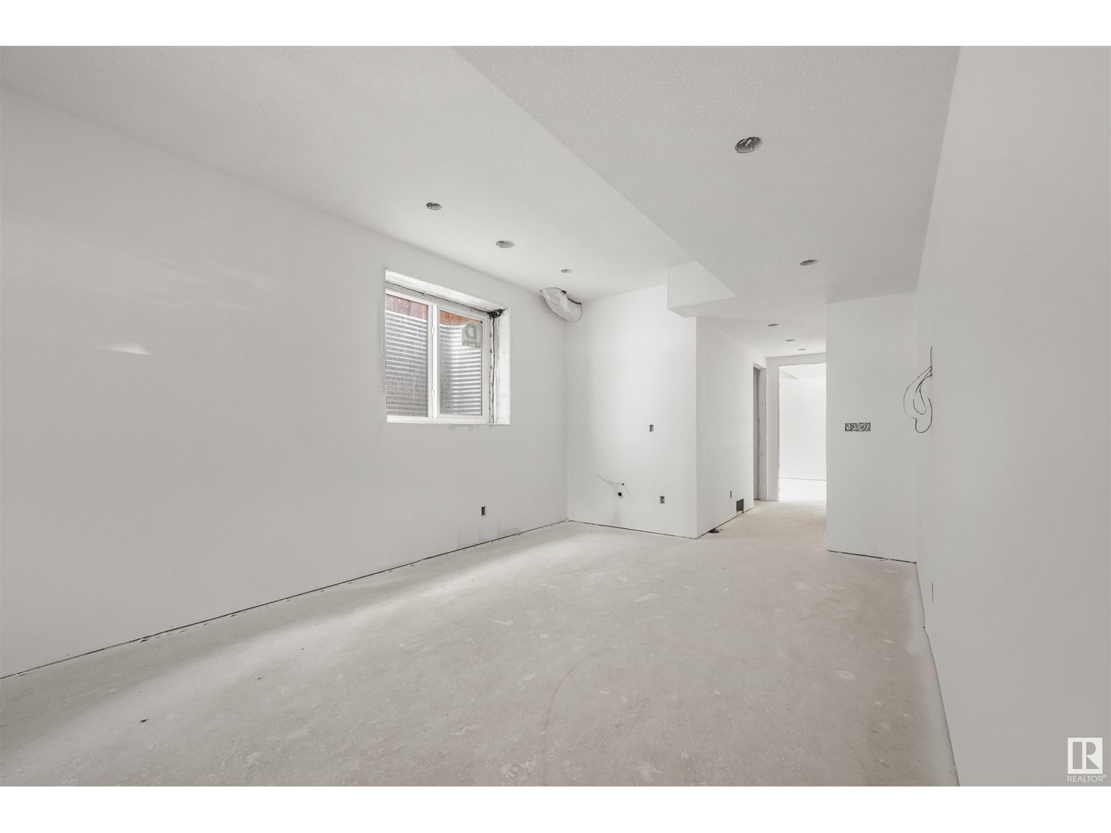 Photo 38 of 9315 94 St Nw, Edmonton AB