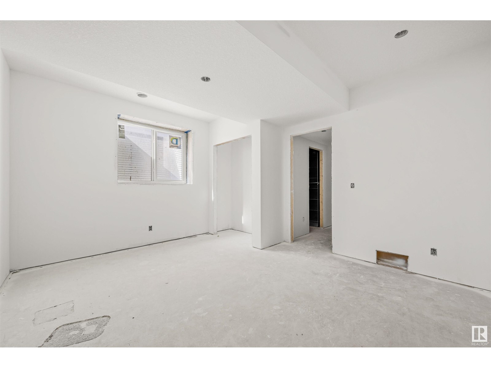 Photo 40 of 9315 94 St Nw, Edmonton AB