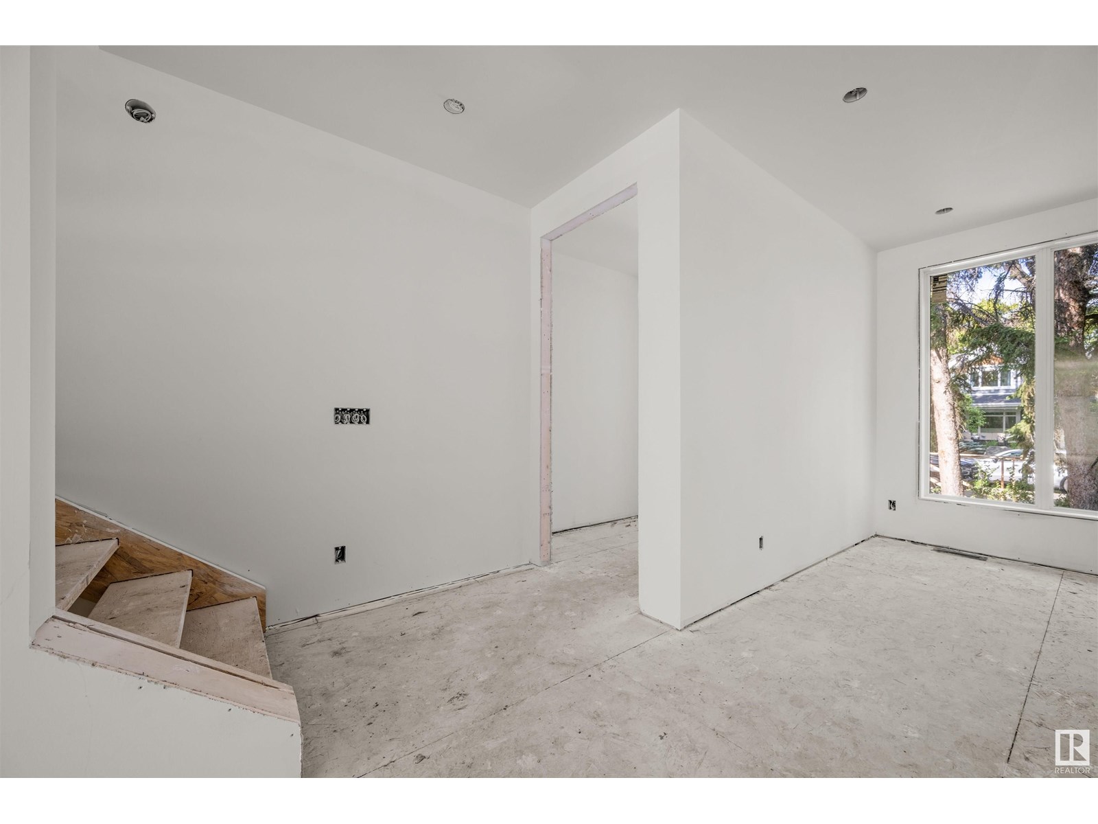 Photo 5 of 9315 94 St Nw, Edmonton AB