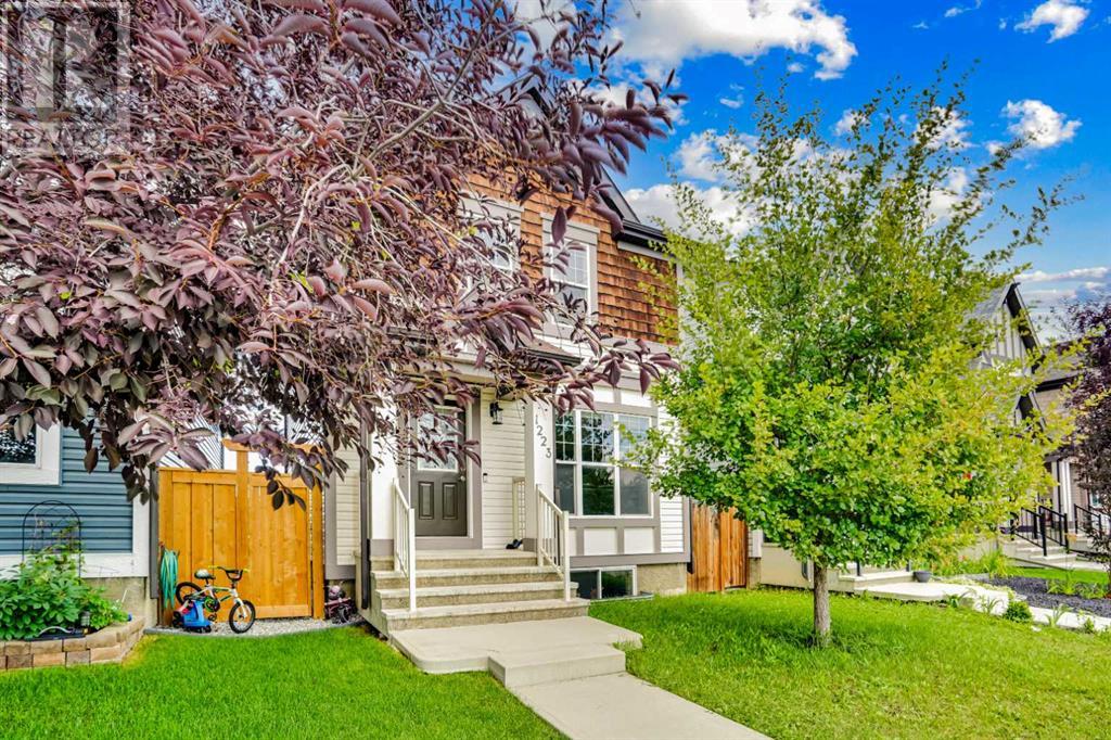 Photo 2 of 1223 New Brighton Park Se, Calgary AB