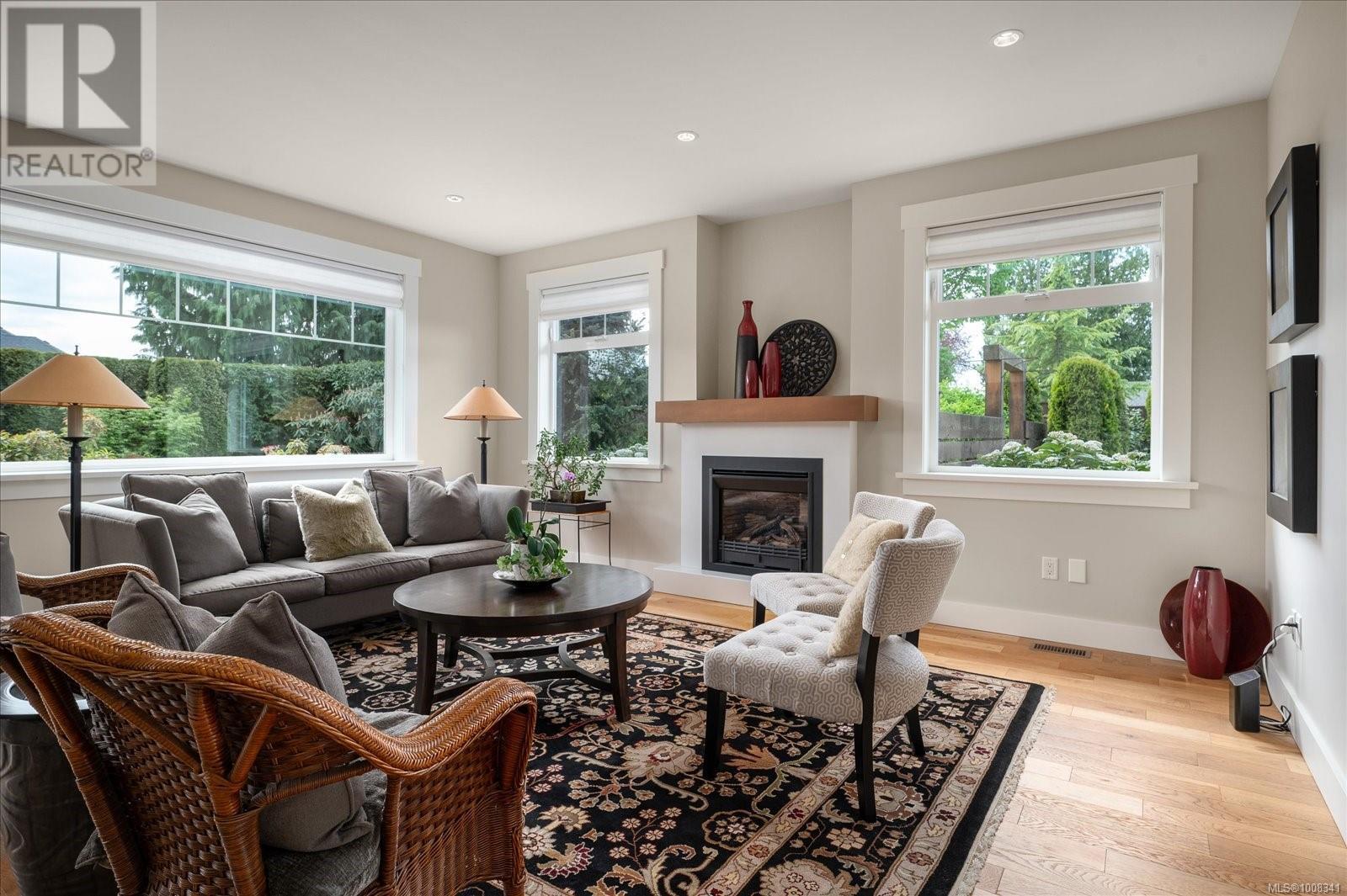 Photo 5 of 672 Lowrys Rd, Parksville BC
