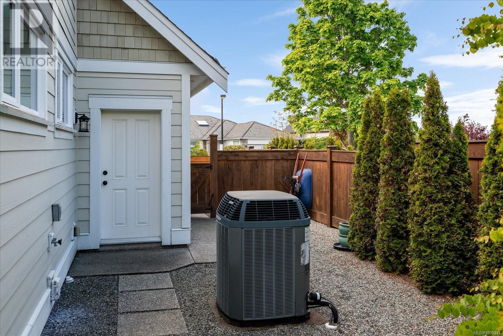 Photo 32 of 672 Lowrys Rd, Parksville BC