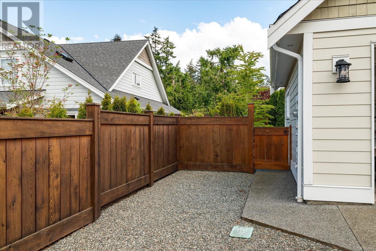 Photo 19 of 672 Lowrys Rd, Parksville BC
