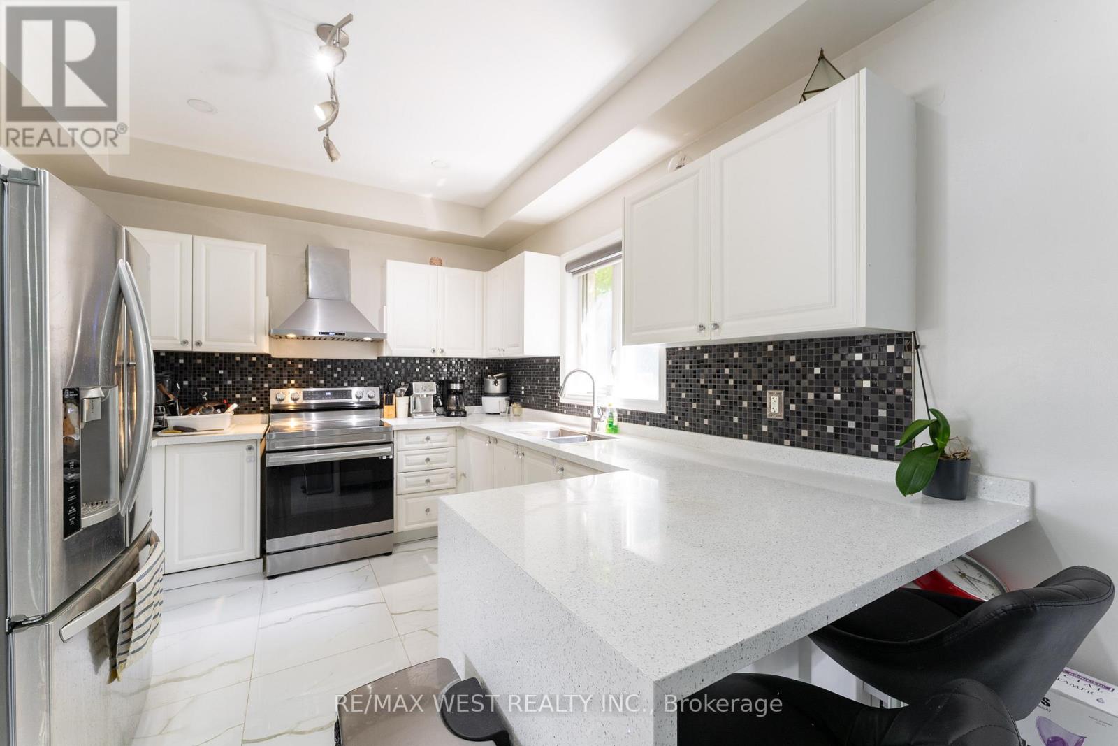 Photo 26 of 23 Mancini Drive, Essa ON