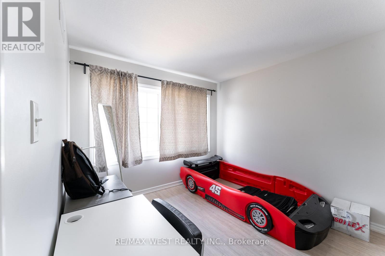 Photo 19 of 23 Mancini Drive, Essa ON